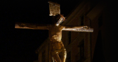 Lunes Santo en Cuenca ‘Procesión Penitencial del Santísimo Cristo de la Vera Cruz’ Lunes Santo en Cuenca ‘Procesión Penitencial del Santísimo Cristo de la Vera Cruz’