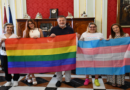 El Ayuntamiento se suma a la conmemoración del Orgullo LGTBIQ+ colgando la bandera de su fachada e iluminándola este fin de semana