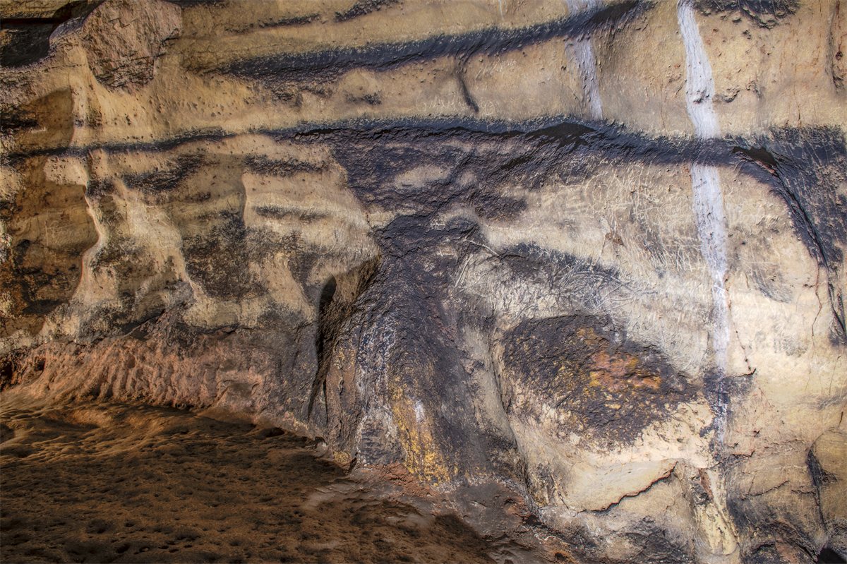 Cueva de los Casares, en Riba de Saelices (Guadalajara)