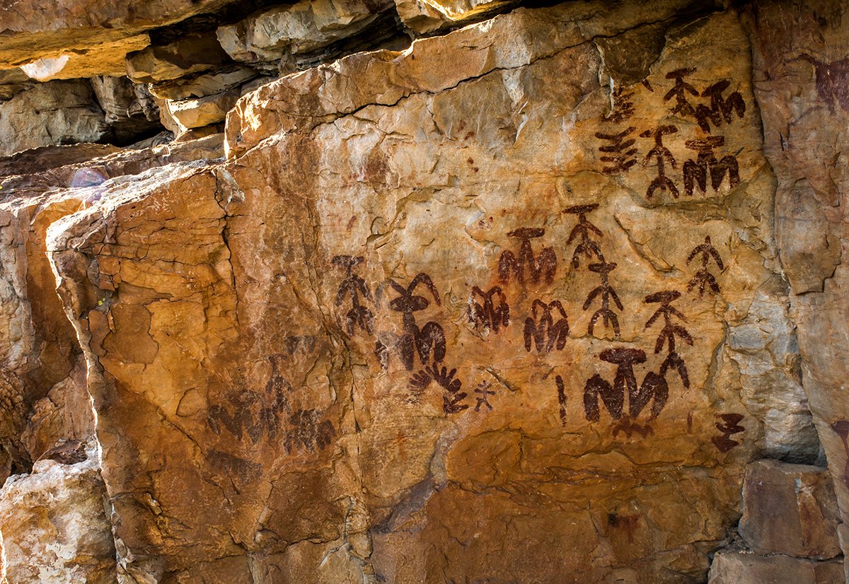 Pinturas esquemáticas de Peña Escrita, en Fuencaliente (Ciudad Real)