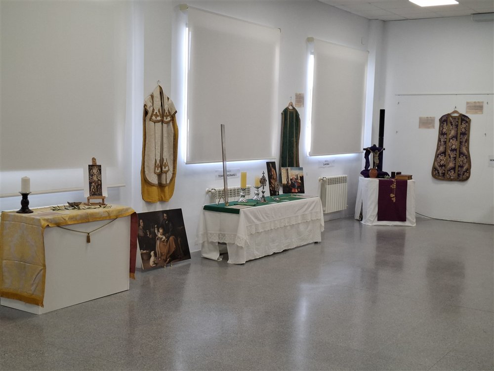 Exposición «El año litúrgico en Torrejoncillo del Rey» en la Casa de la Cultura