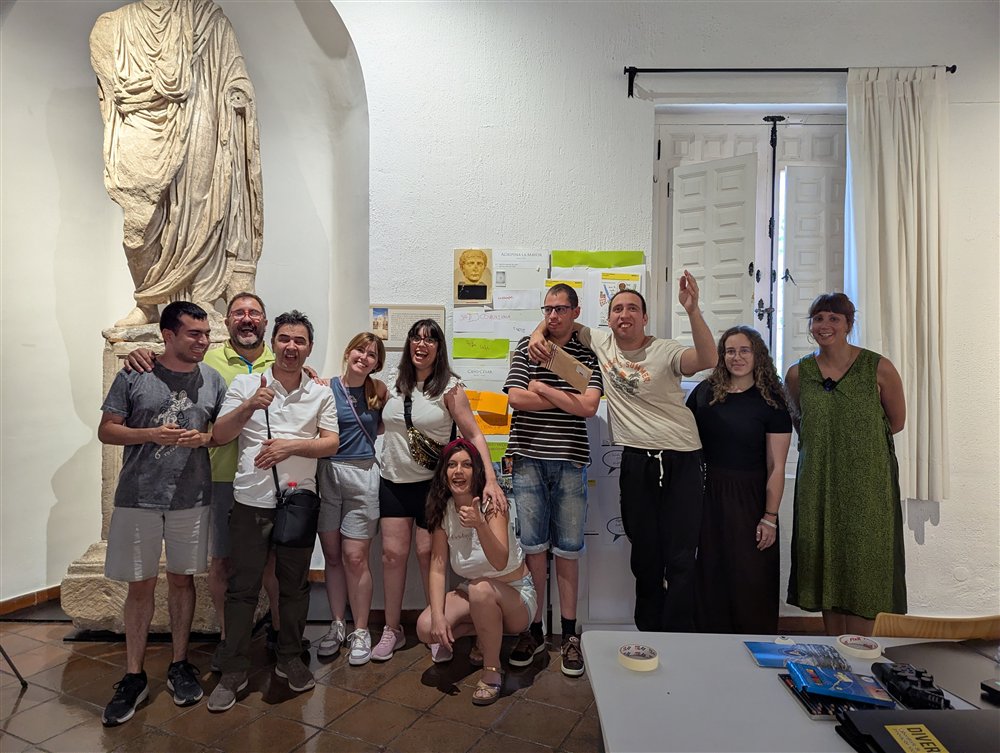 Integrantes del laboratorio DIVERS+S durante una de sus sesiones en un museo