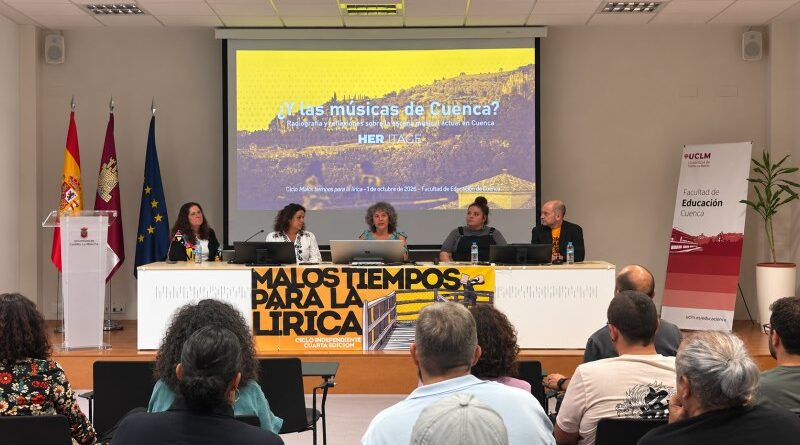 Her Itage en la jornada inaugural de Malos Tiempos para la Lírica en la Facultad de Educación de Cuenca