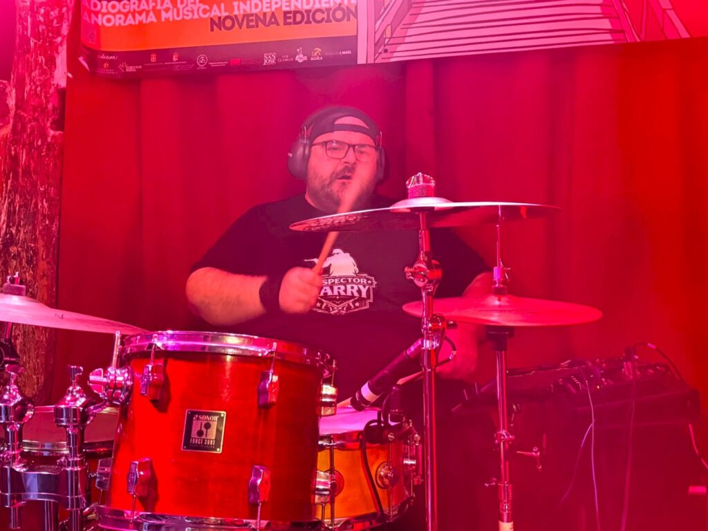 Batería de Inspector Harry en el concierto de cierre de Malos Tiempos para la Lírica