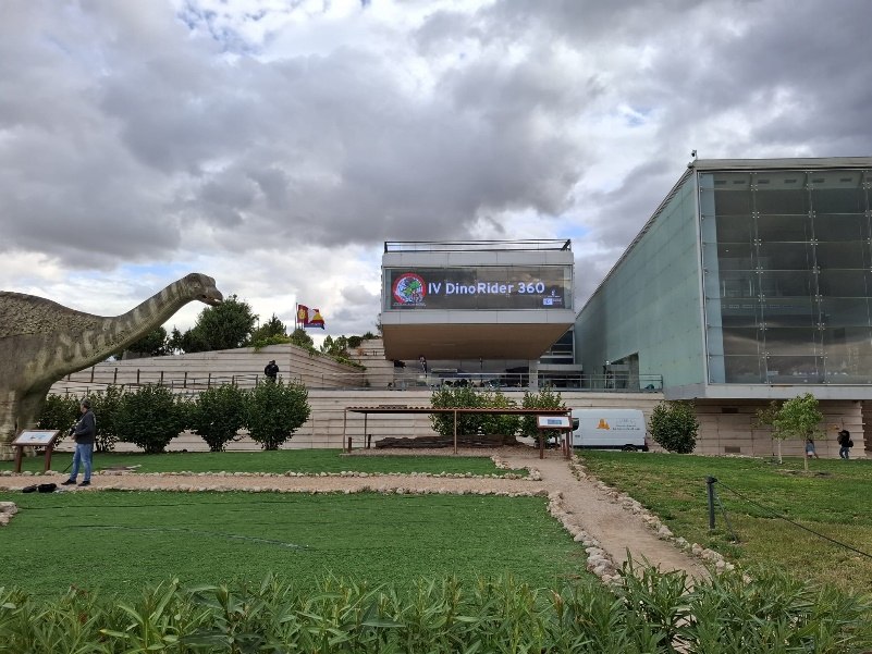 El Museo Paleontológico de Castilla-La Mancha, en Cuenca, con el rótulo de la IV DinoRider360