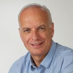 Juan Rodríguez Cantos, autor de «Bisagras y otros textos»