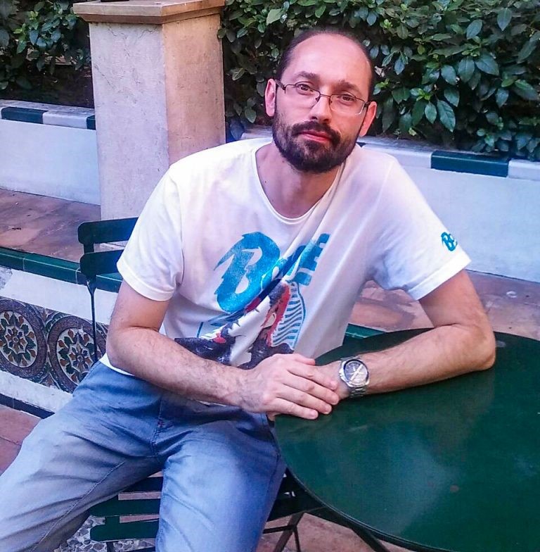 El escritor y profesor Rafael Escobar Sánchez, nuevo académico de la RACAL