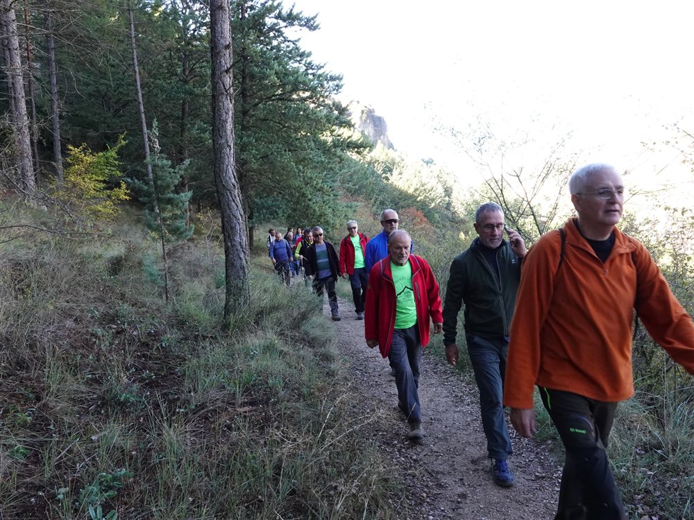Senderistas en el recorrido de presentación del Reto Ibérico entre Cuenca y Molinos de Papel